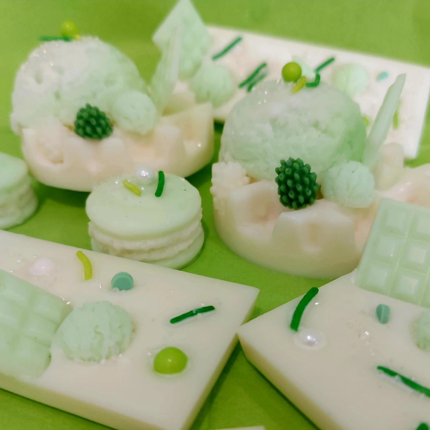 Coconut & Lime Macaroons ×4